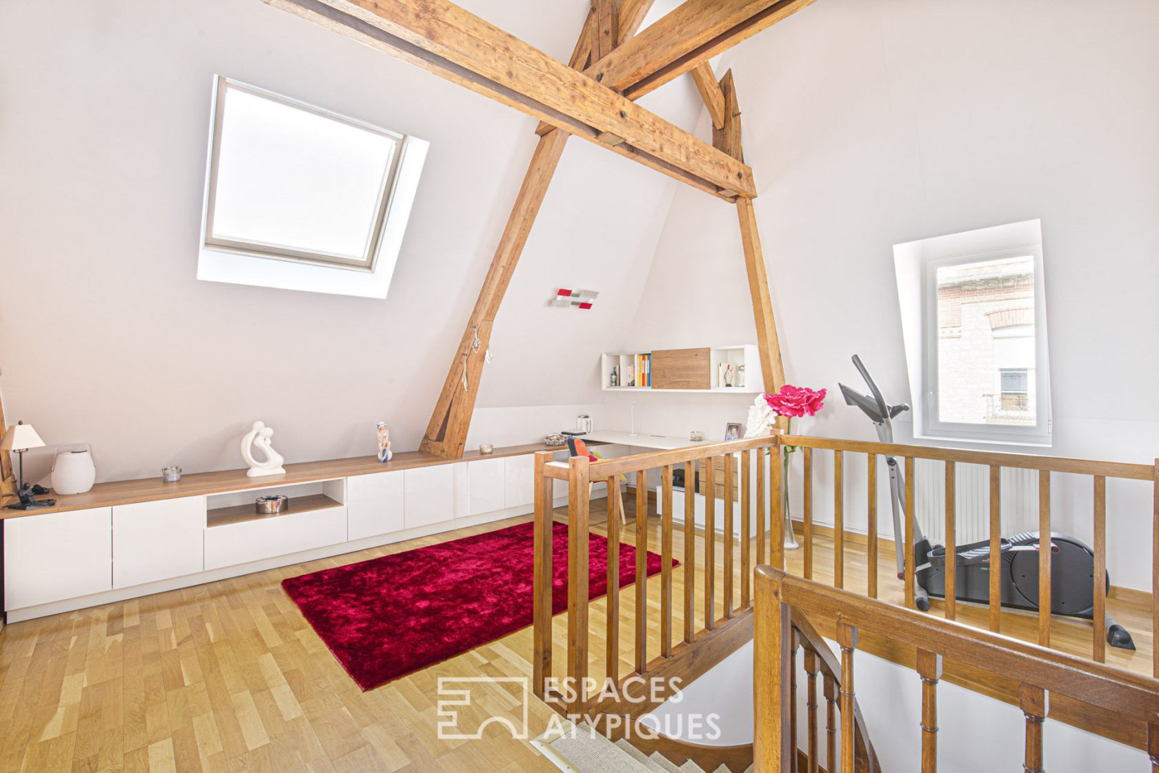 Maison bourgeoise joliment rénovée avec piscine