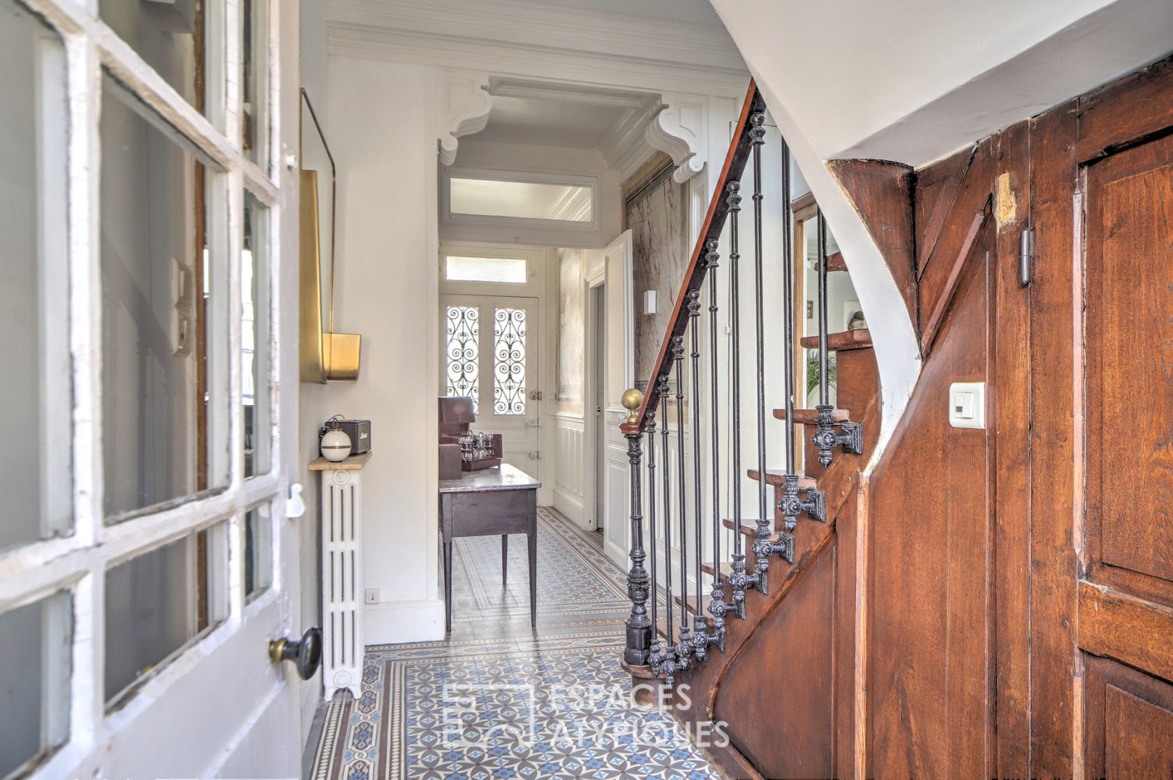 Maison de maître rénovée avec jardin, au coeur d’un village
