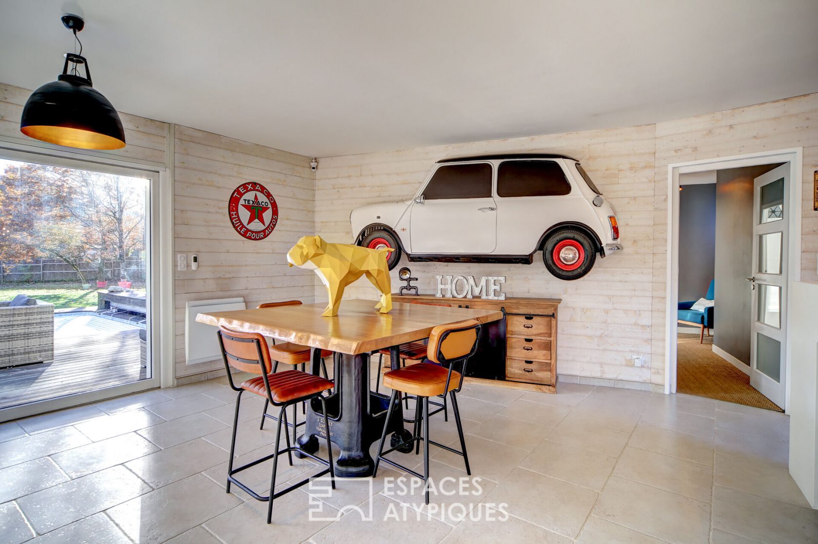 Maison contemporaine ossature bois avec piscine et gîtes