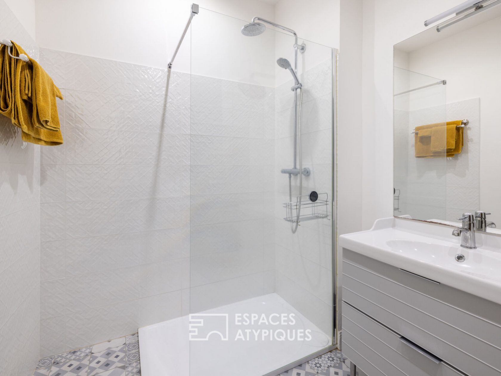 Appartement bourgeois avec terrasse