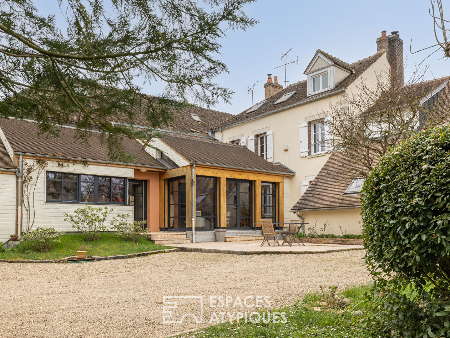 Maison bourgeoise avec extension contemporaine