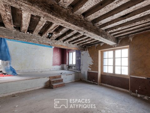 Triplex avec terrasse, proche de La Loire, à réhabiliter