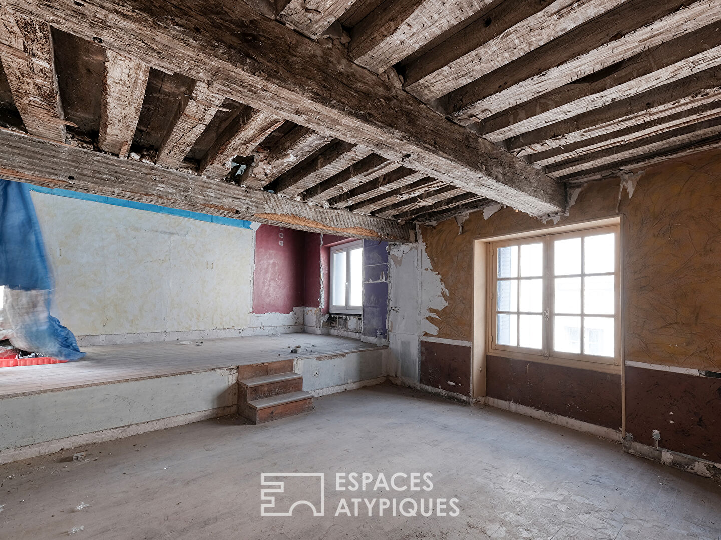 Triplex avec terrasse, proche de La Loire, à réhabiliter