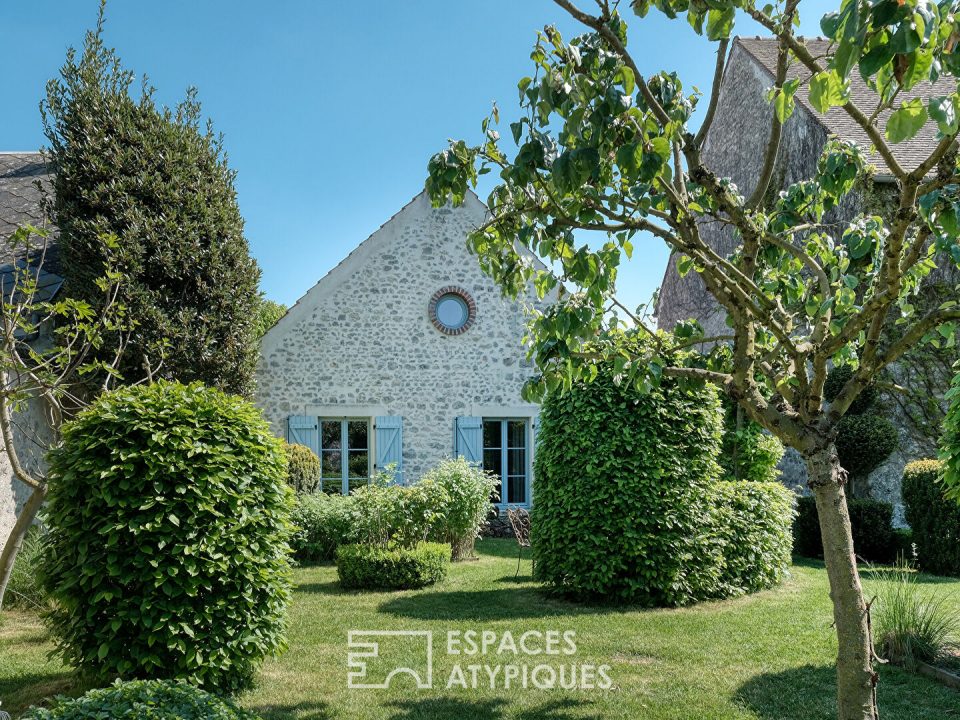 28150 LOUVILLE LA CHENARD - Ancienne ferme rénovée et son charmant jardin de curé - Réf. 00231EAO