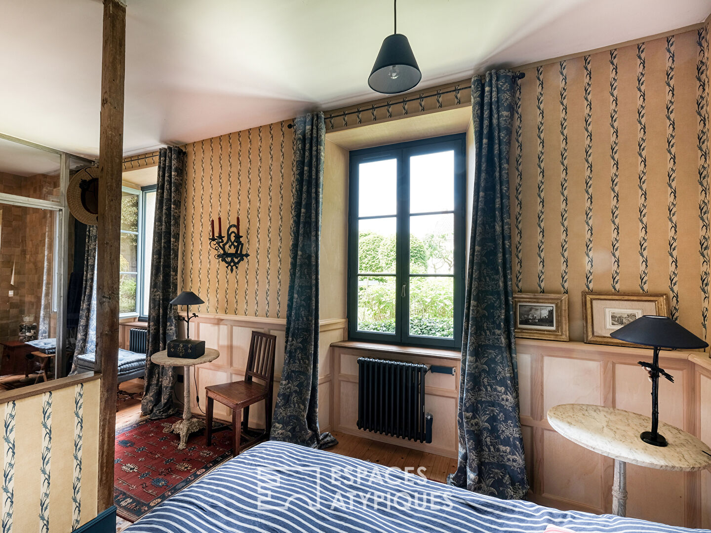 Ancienne ferme rénovée et son charmant jardin de curé