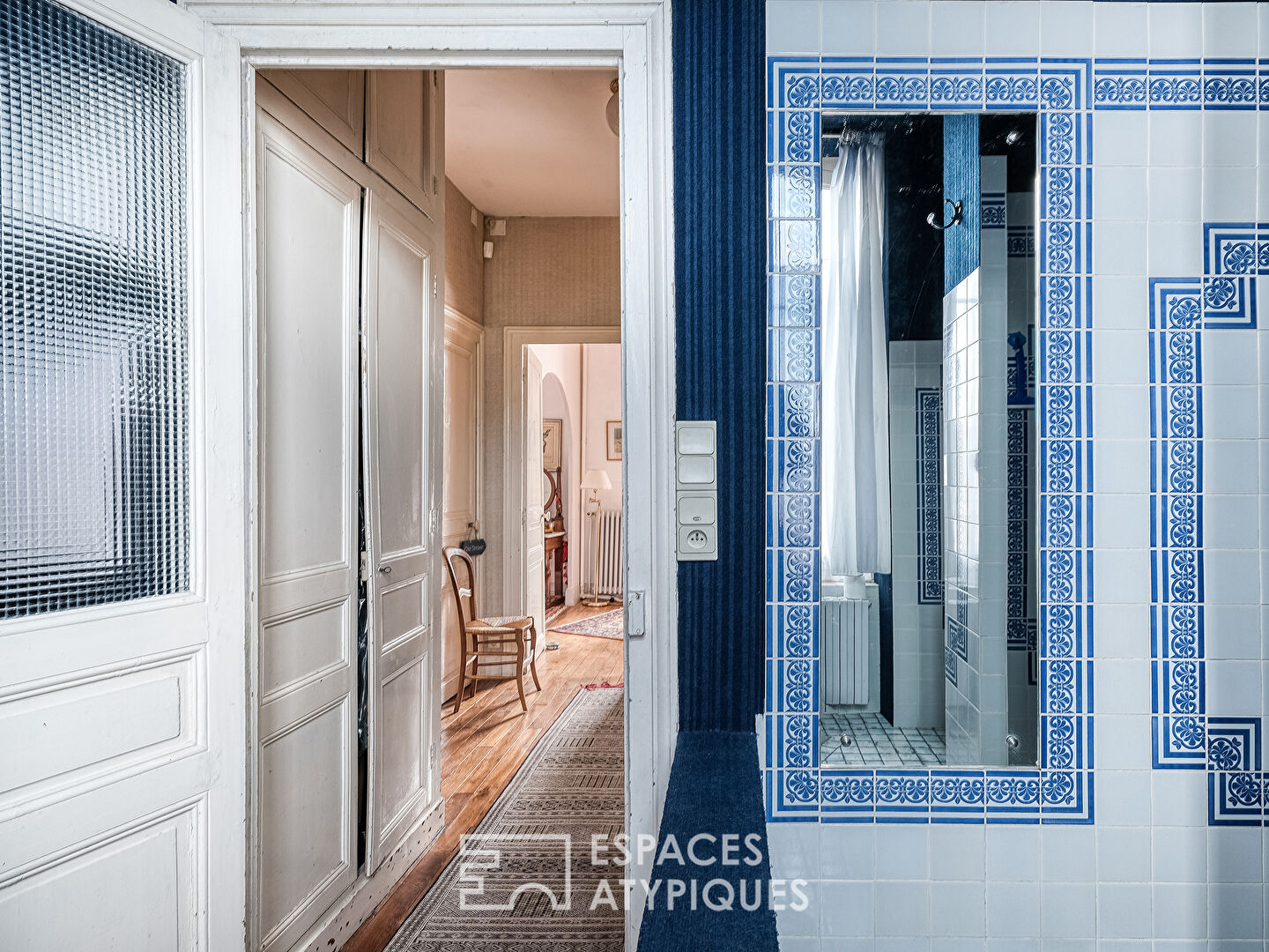 Maison bourgeoise et son jardin luxuriant