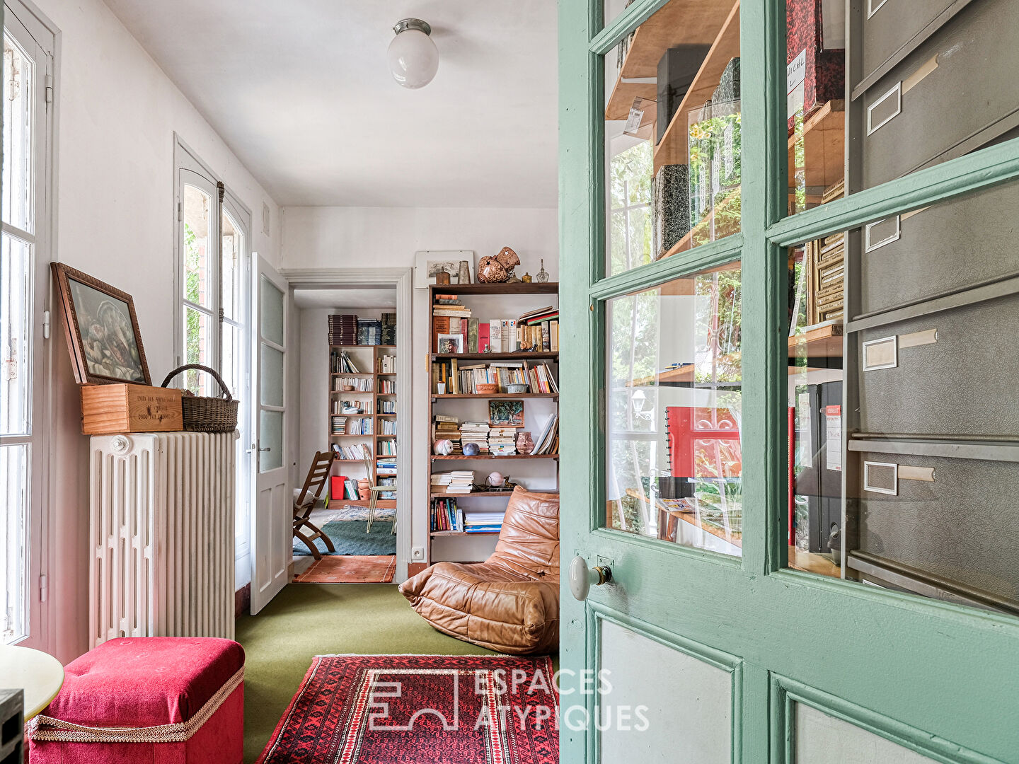 Maison bourgeoise et son jardin luxuriant