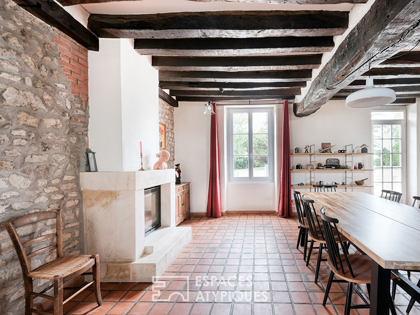 Charmante maison familiale en pierre avec piscine