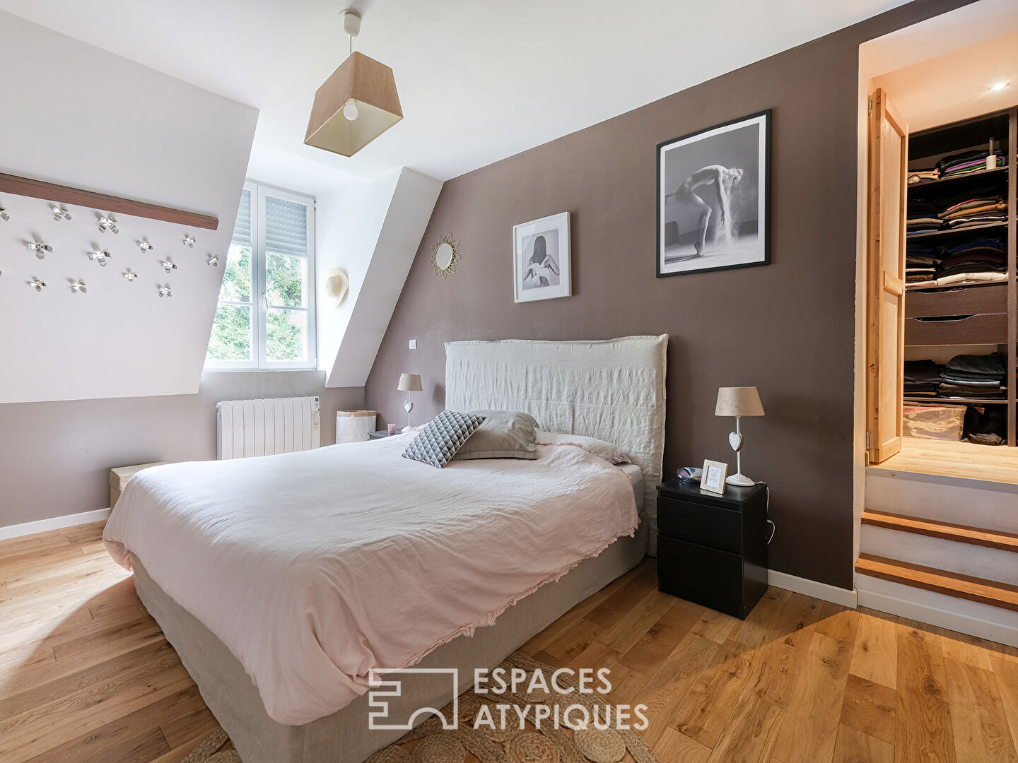 Charmante maison à la rénovation contemporaine, dans un cadre verdoyant