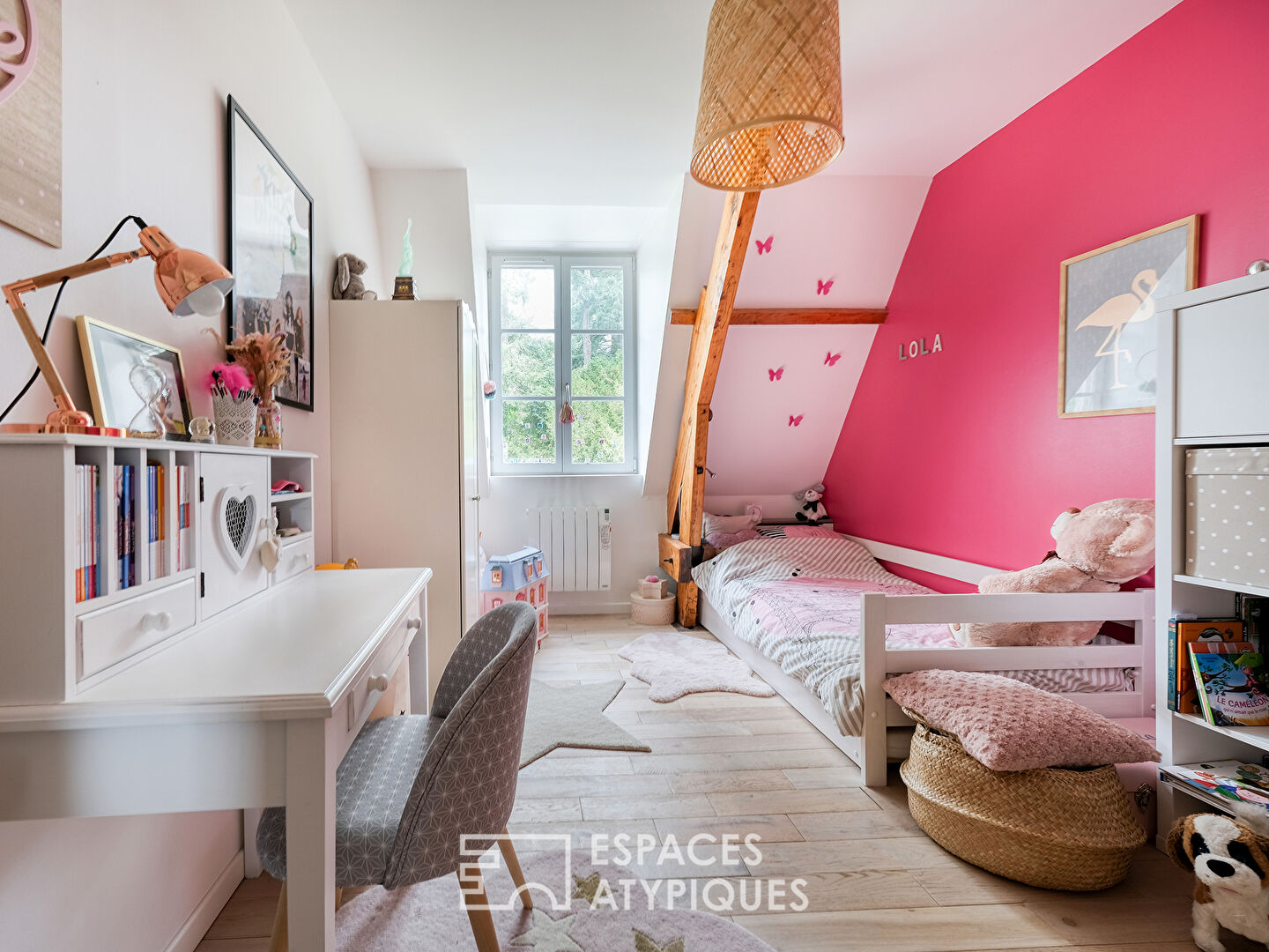 Charmante maison à la rénovation contemporaine, dans un cadre verdoyant