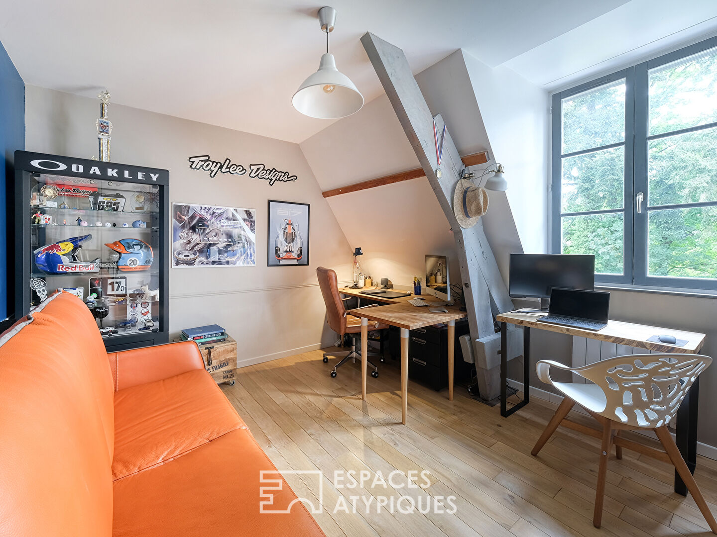 Charmante maison à la rénovation contemporaine, dans un cadre verdoyant