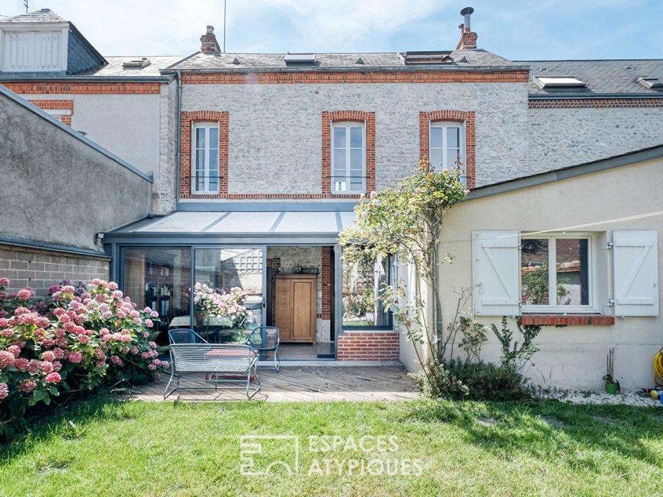 45000 ORLEANS - Maison de ville avec jardin - Réf. 00269EAO
