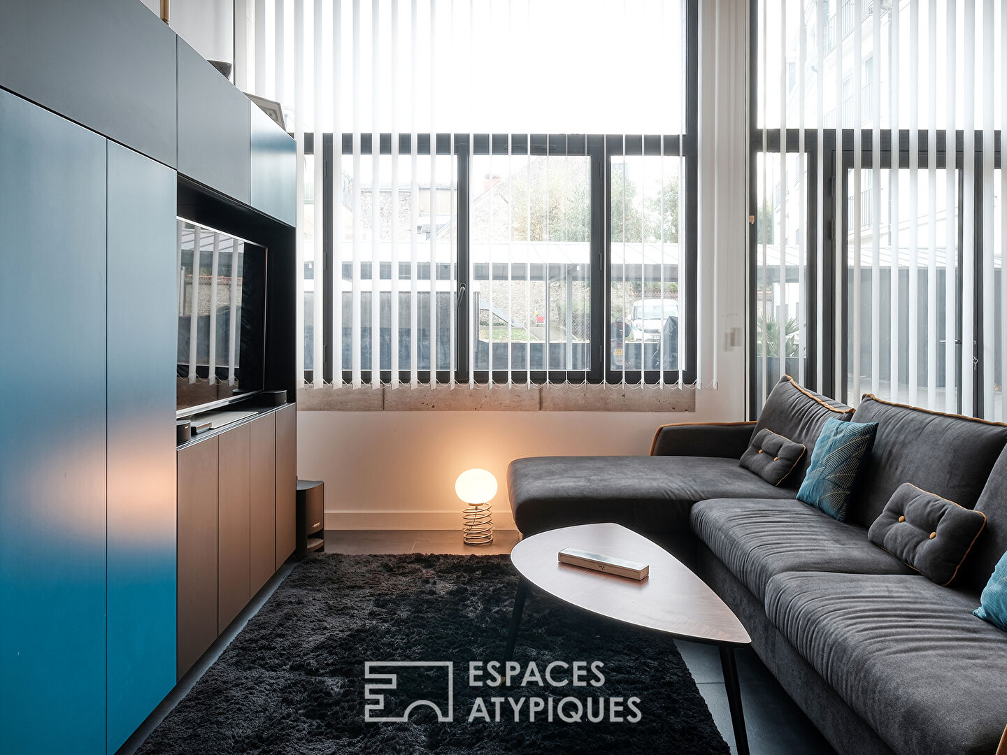 Duplex contemporain à l’esprit « loft », proche de la Loire