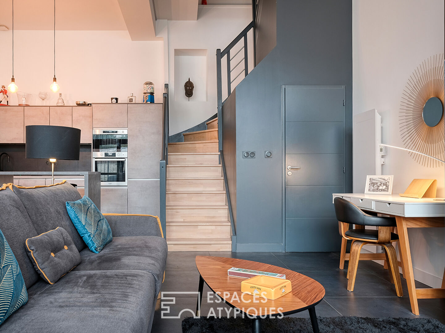 Duplex contemporain à l’esprit « loft », proche de la Loire