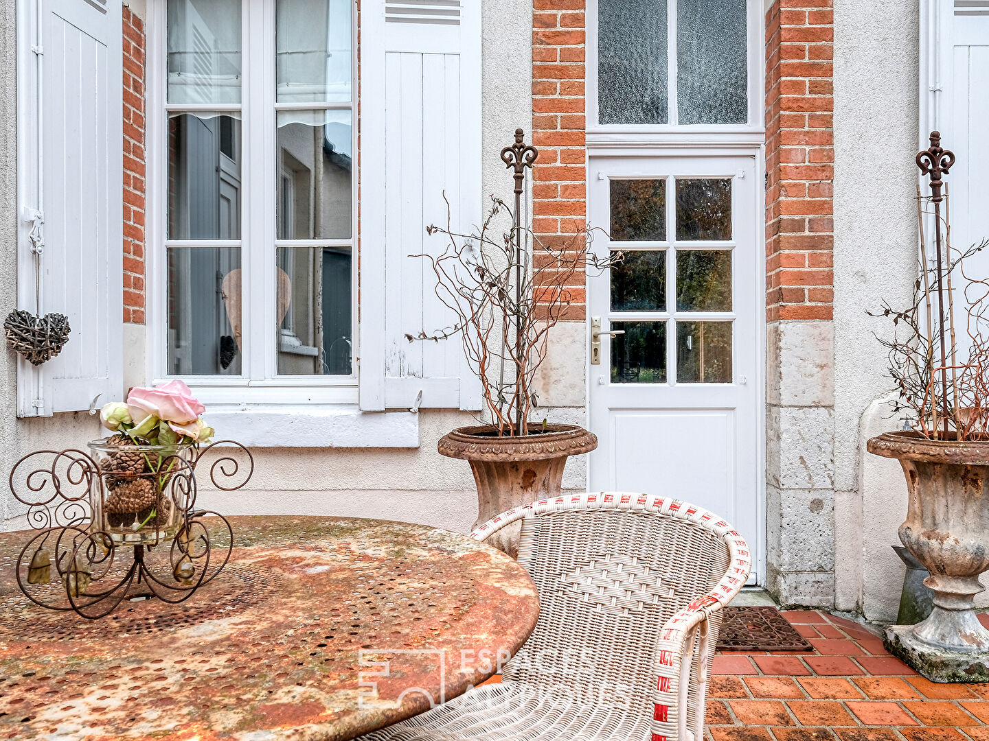 Superbe maison bourgeoise et son jardin verdoyant