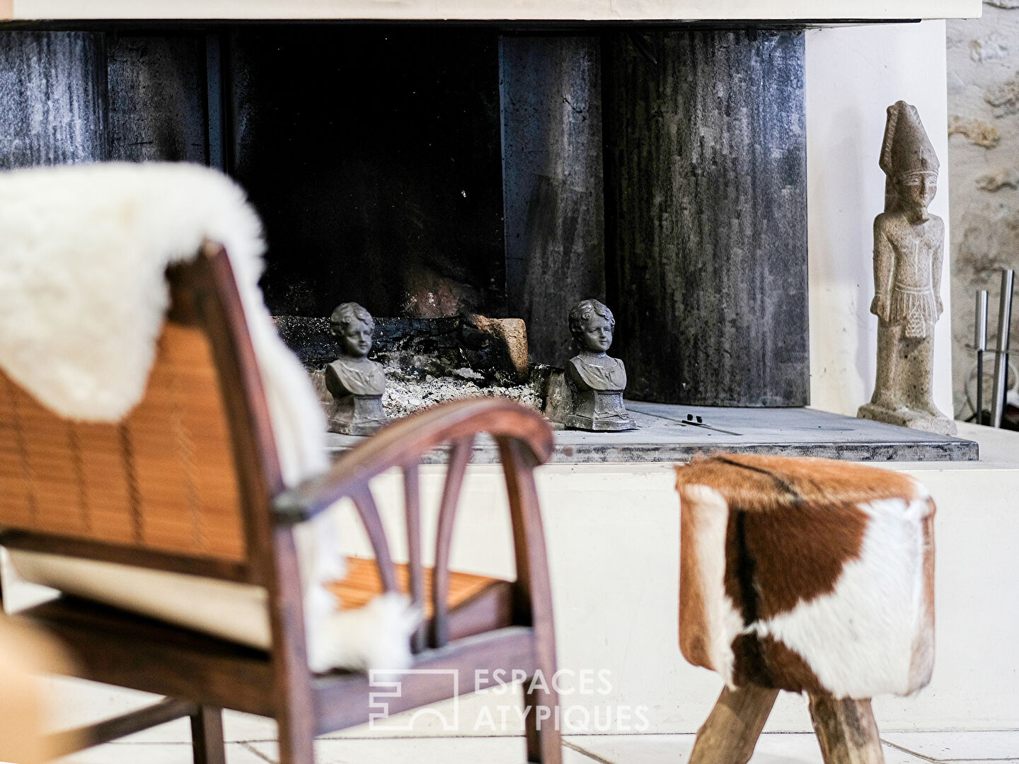 Ancienne grange en pierre dans un cadre préservé