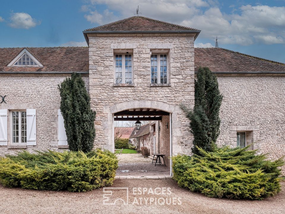 Propriété en pierre avec piscine intérieure