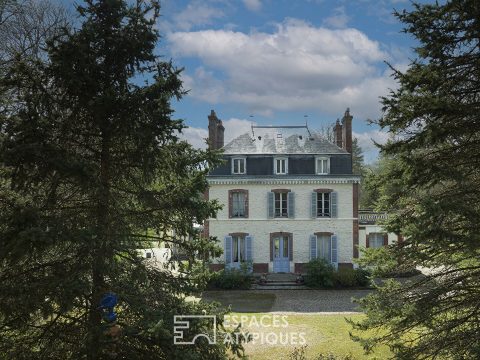 Manoir du XIXème et ancien pavillon de chasse à réinventer