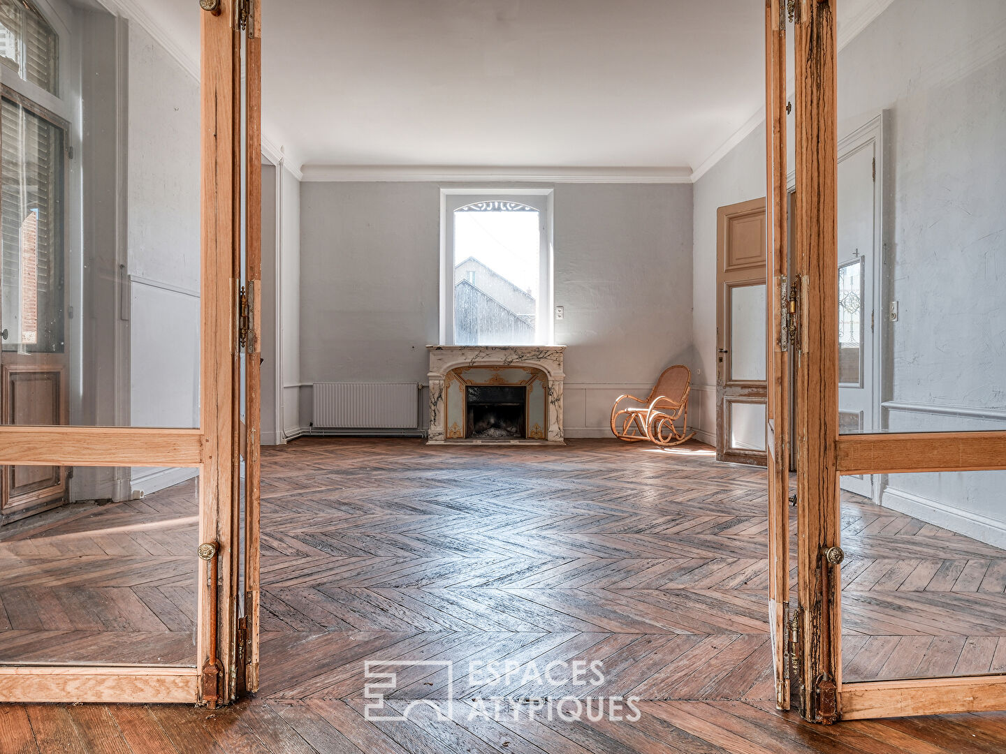 Property from the beginning of the 20th century in the heart of Montargis to rehabilitate