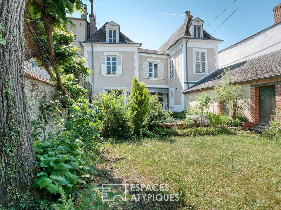 Maison bourgeoise de 1800 au bord du canal et en coeur de ville
