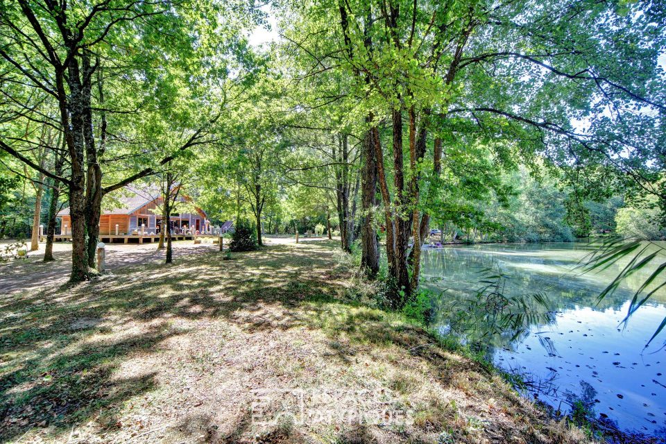 45290 PRESSIGNY LES PINS - Maison en bois 160 m2 - Réf. 0037EAO