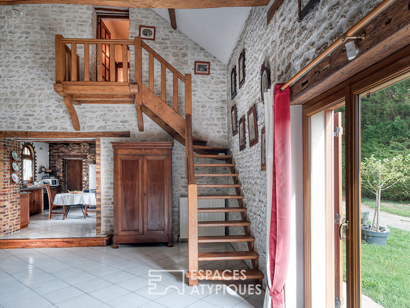 Charmante maison en pierre dans un environnement champêtre