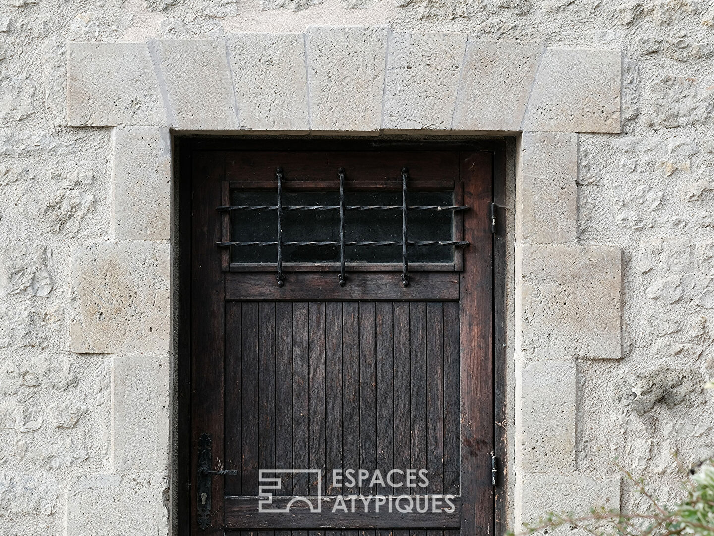 Charmante maison en pierre dans un environnement champêtre