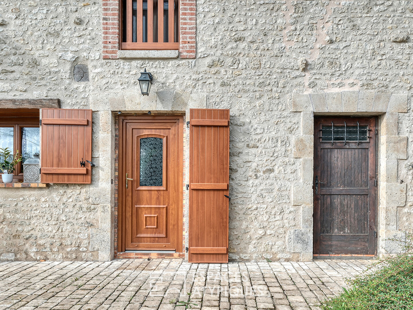Charmante maison en pierre dans un environnement champêtre