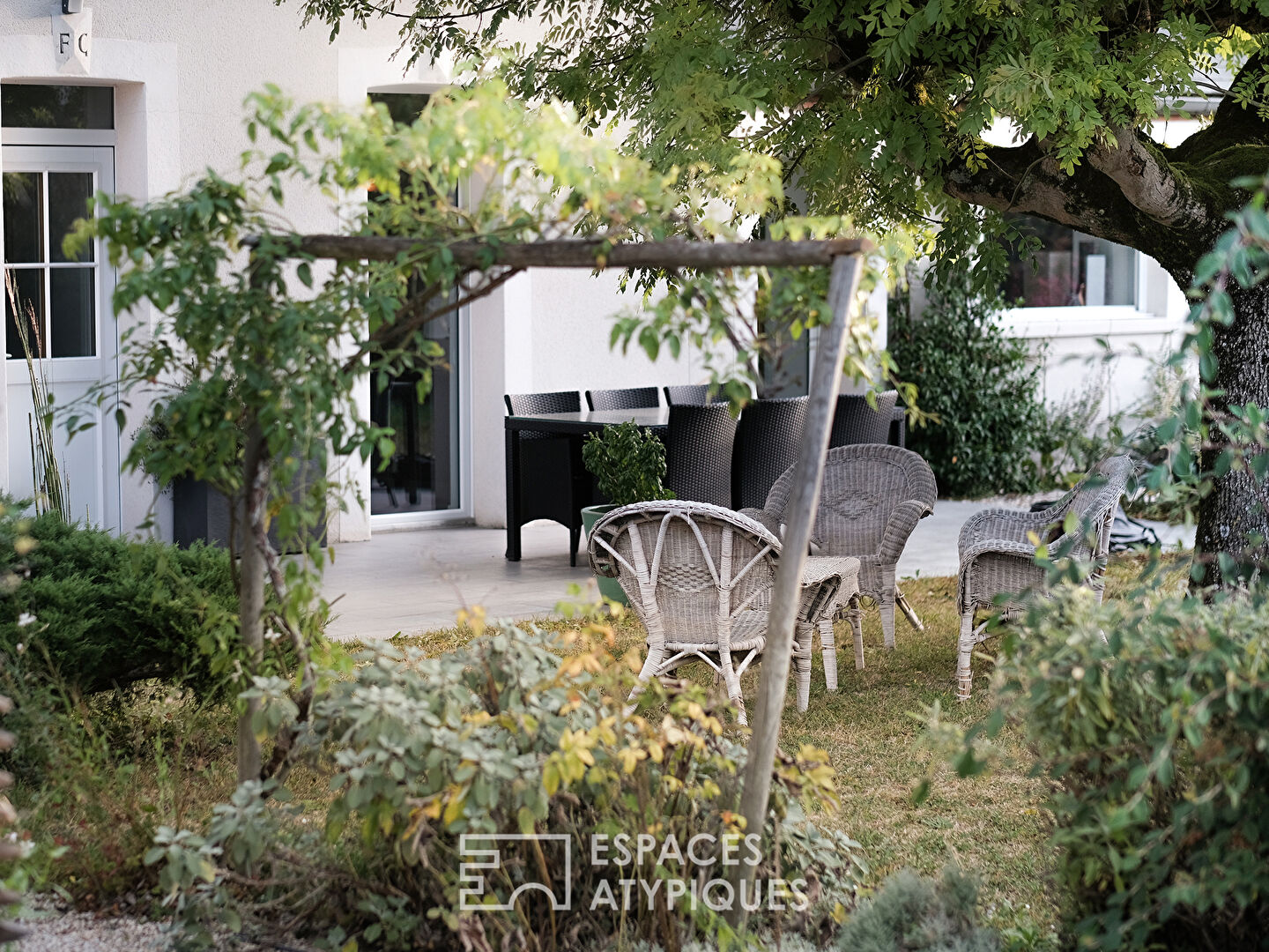 Belle longère rénovée et son jardin bucolique