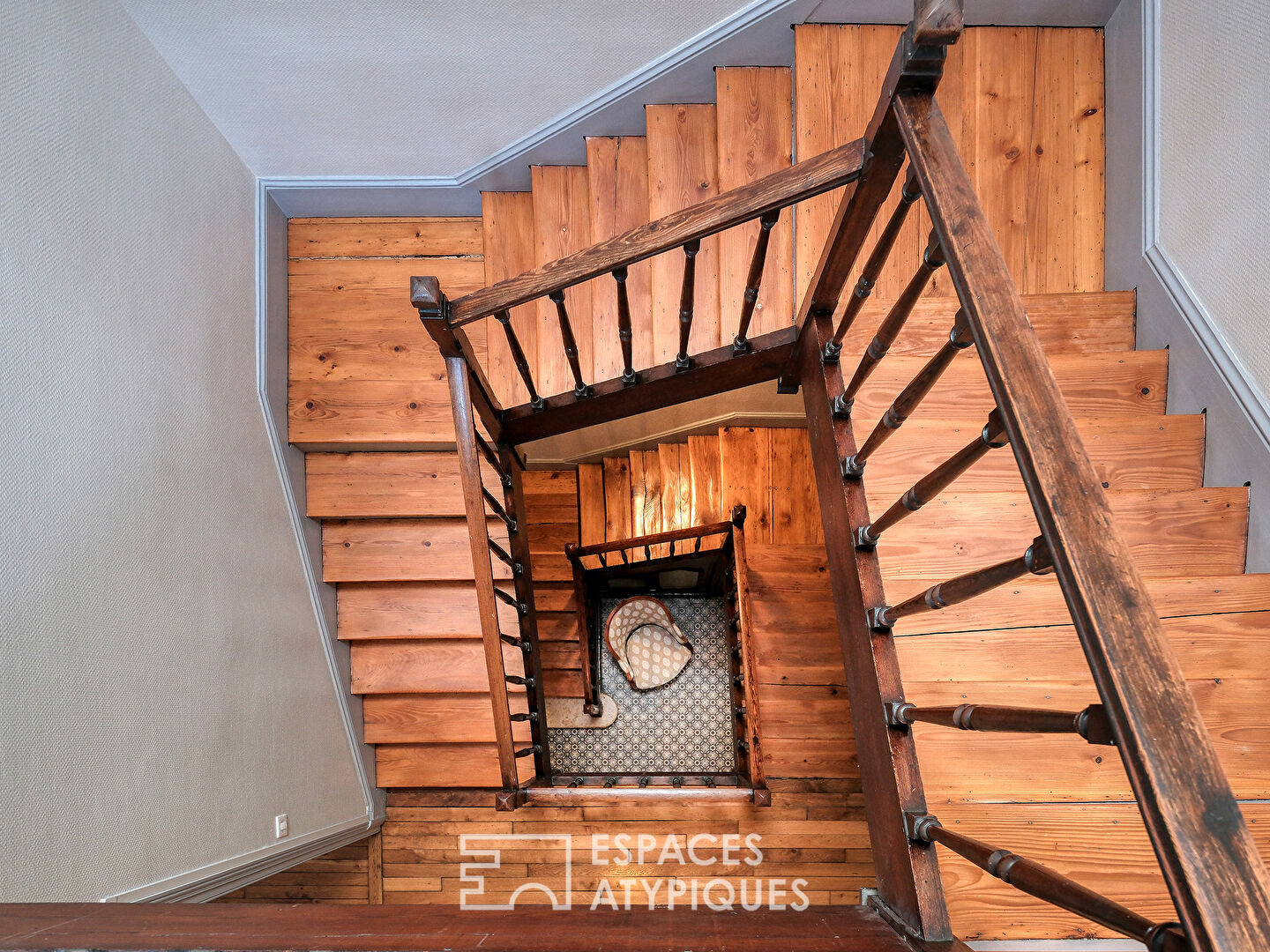 Superb bourgeois house and its discreet garden