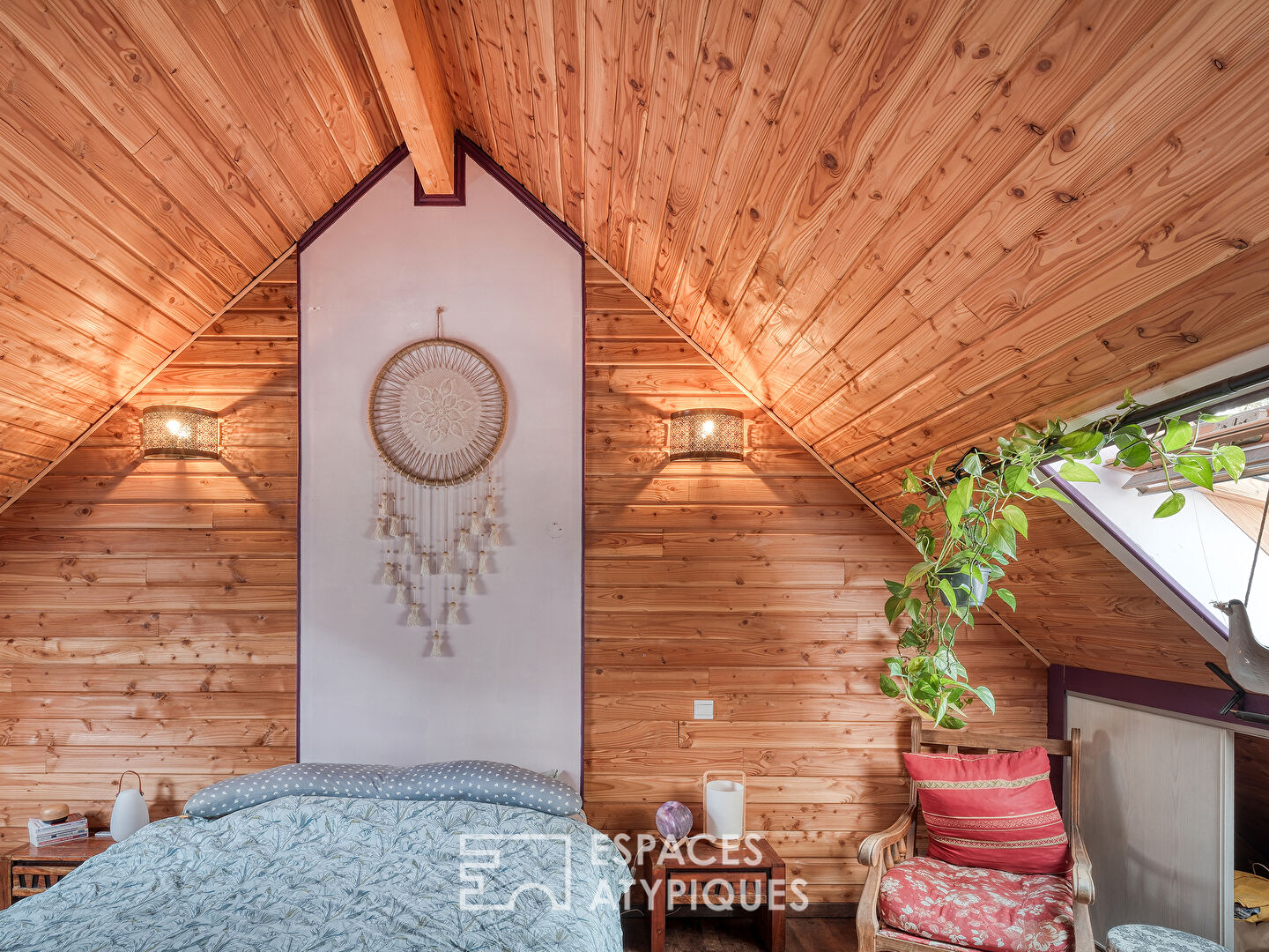 Maison en bois ouverte sur la nature