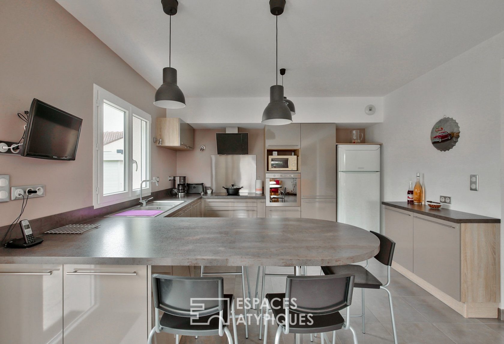 Maison contemporaine familiale au calme