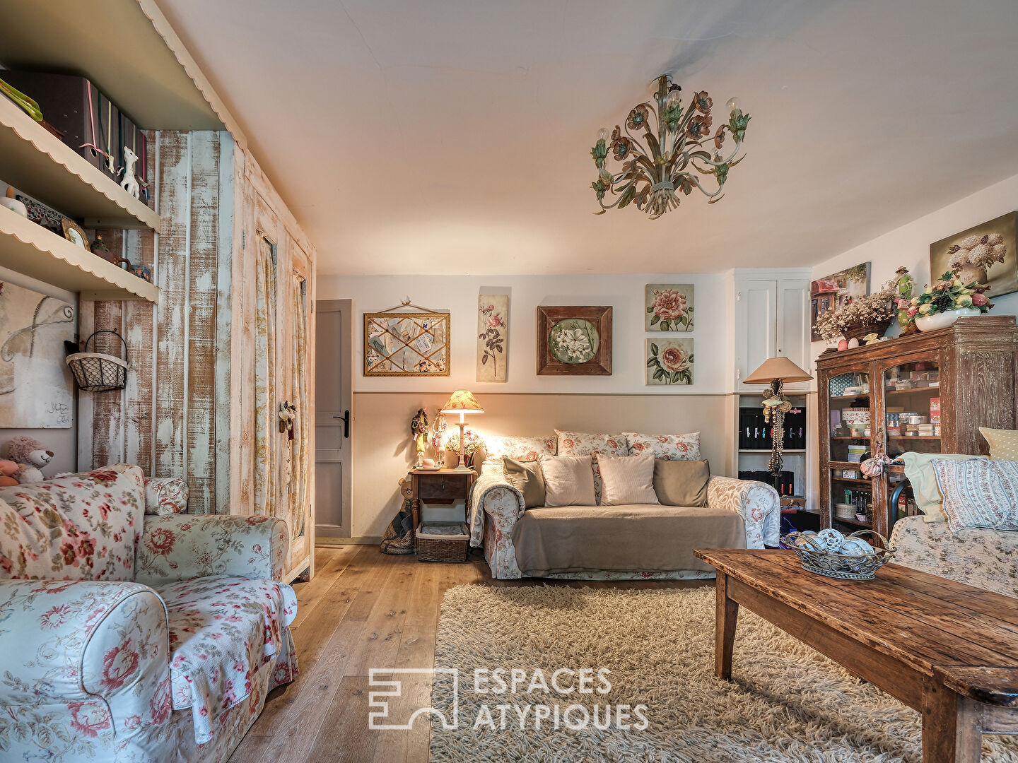 Longère au style cottage anglais et son jardin bucolique