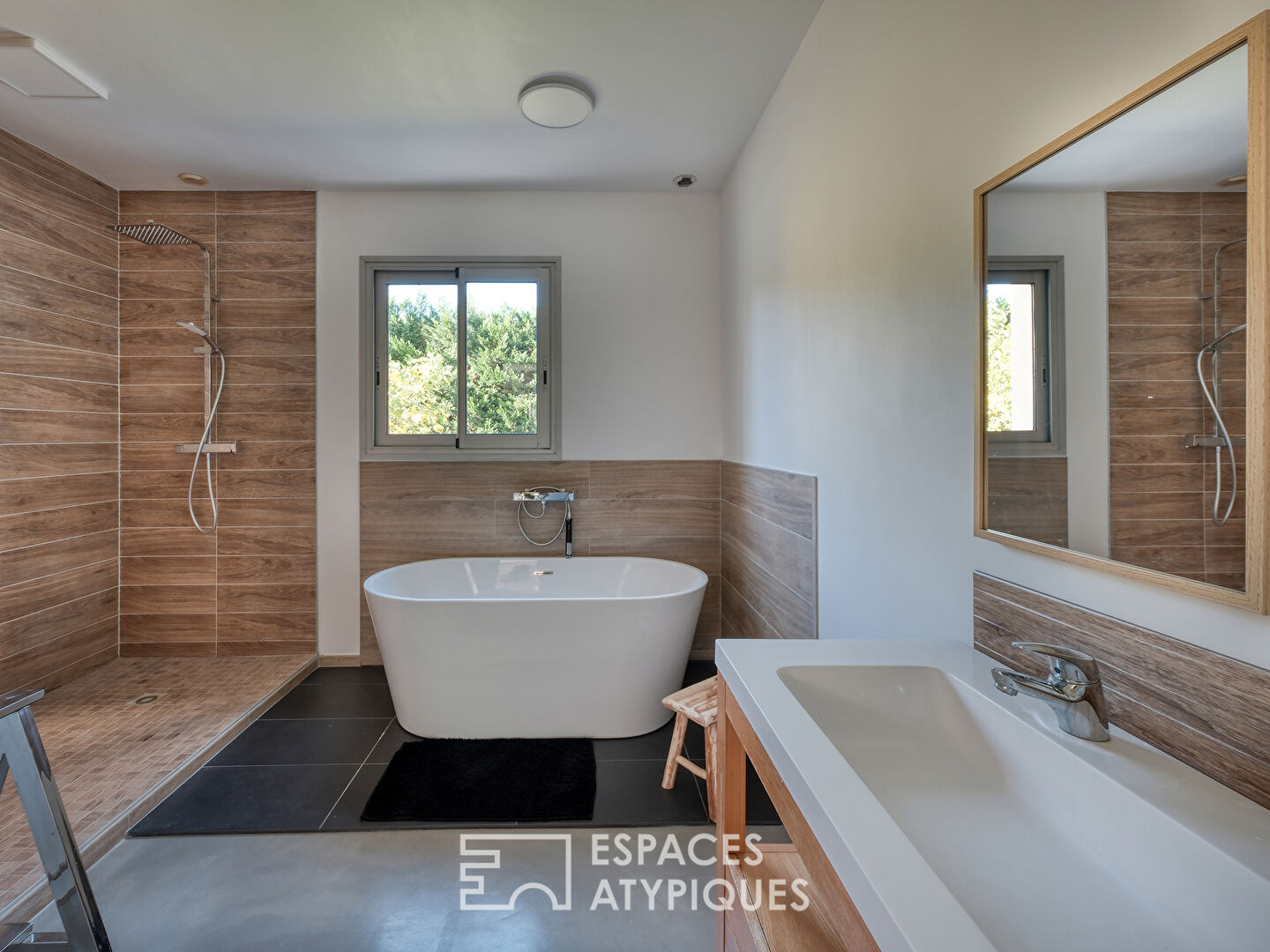 Maison contemporaine d’architecte avec jardin