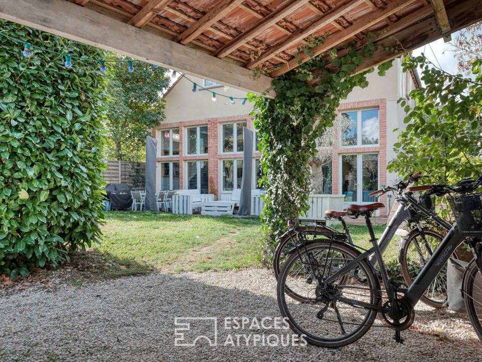 Ancien hangar réhabilité en maison contemporaine