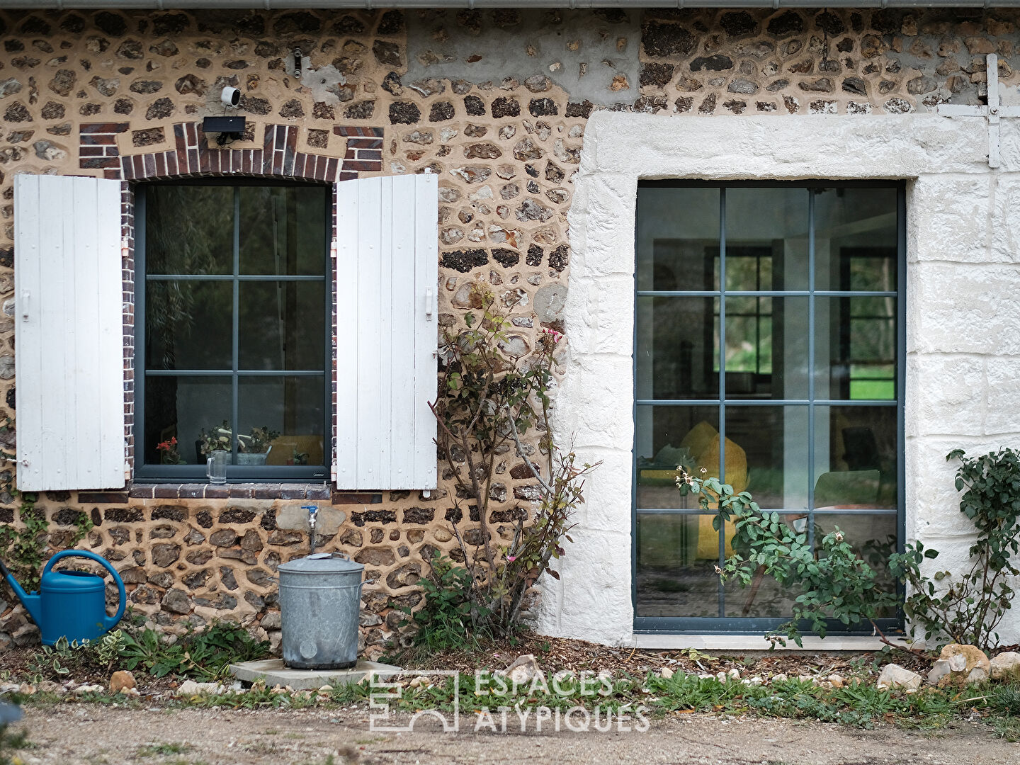 Longère renovated in a design and contemporary spirit