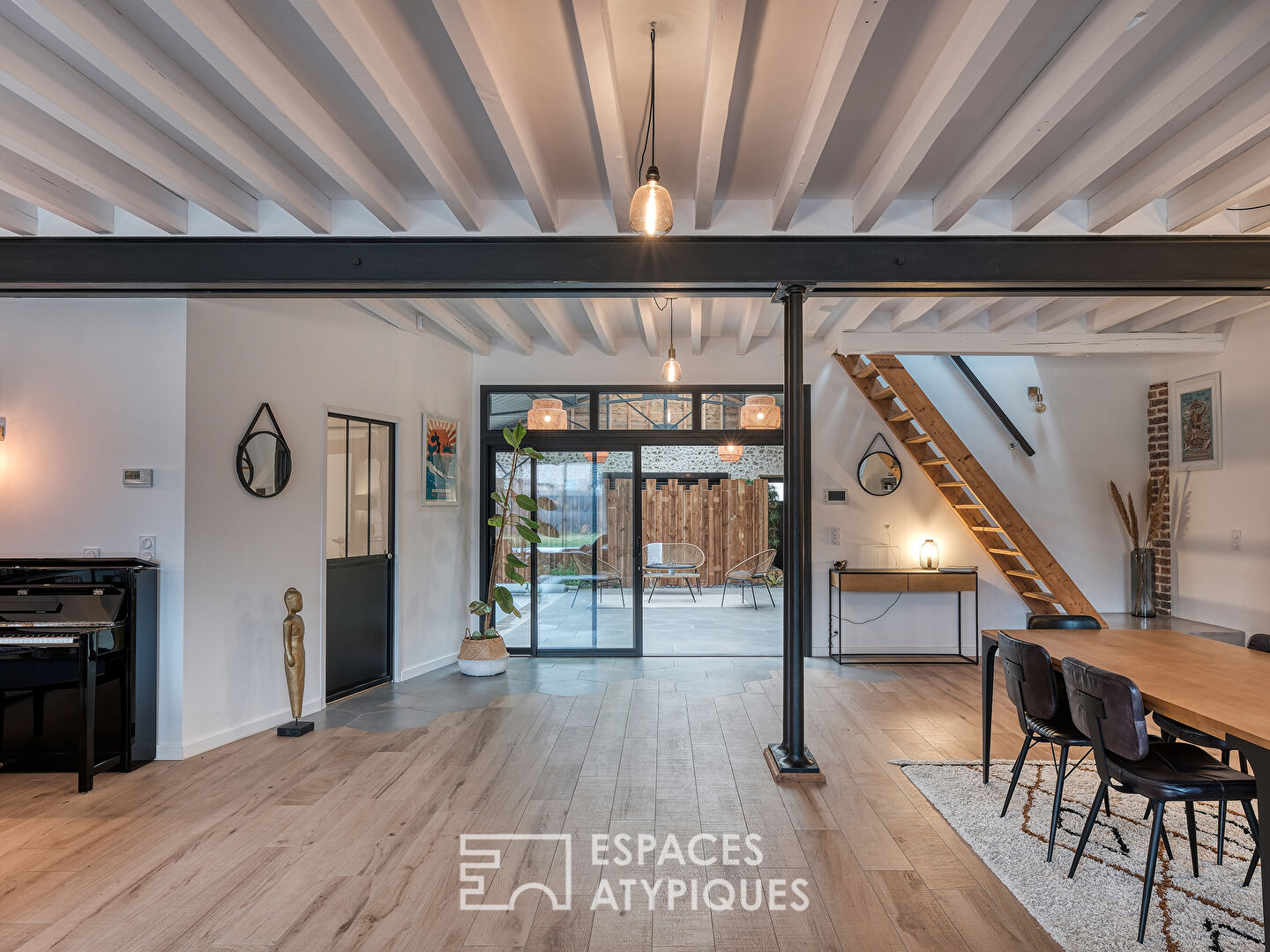 Loft in a former grain factory with swimming pool