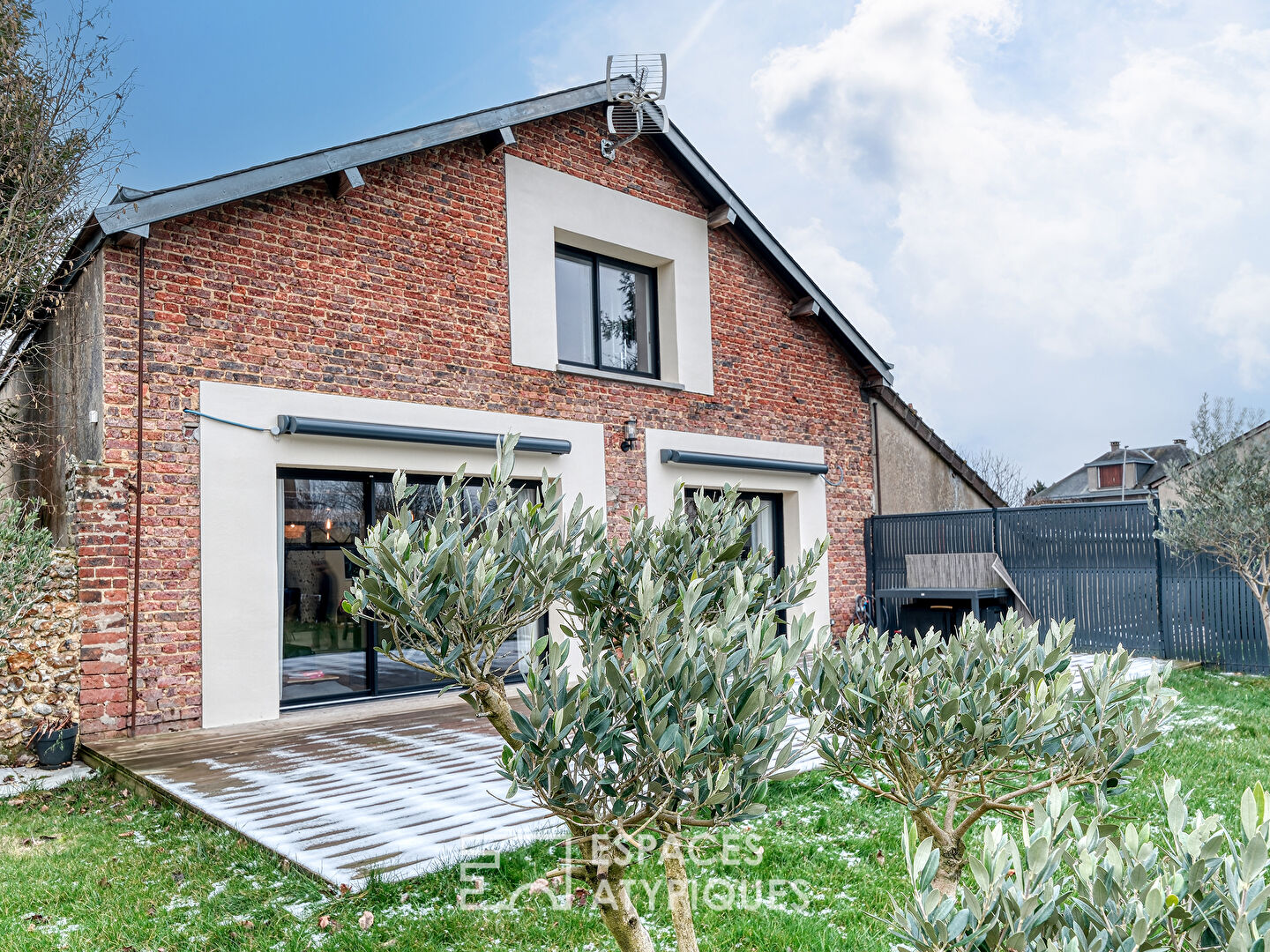 Loft in a former grain factory with swimming pool