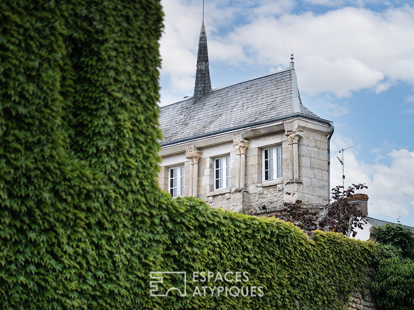 Anciennes chapelle et orangerie