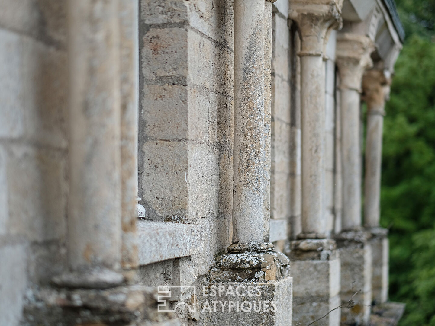 Anciennes chapelle et orangerie