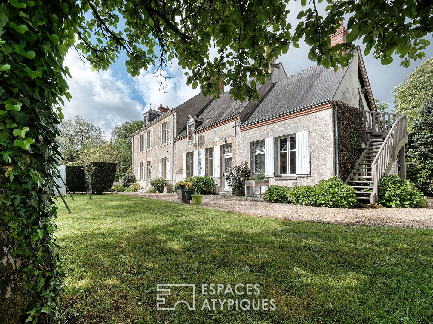 Maison bourgeoise du XVIIème au coeur de la forêt et proche du canal d’Orléans