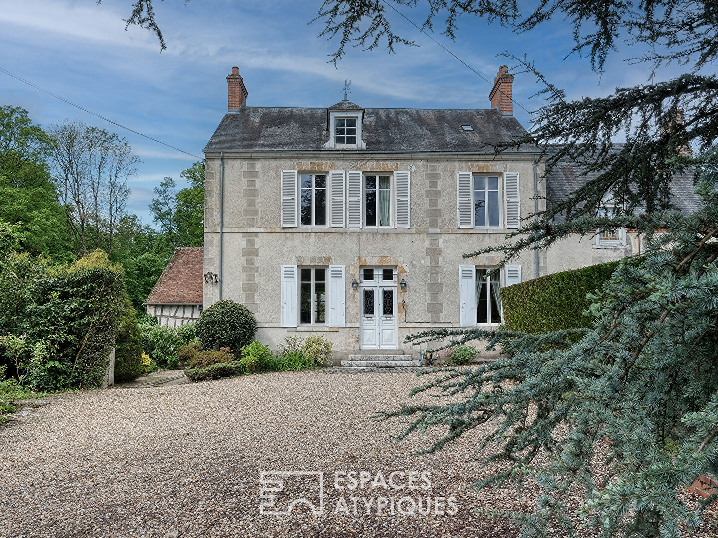 Maison bourgeoise du XVIIème au coeur de la forêt et proche du canal d’Orléans