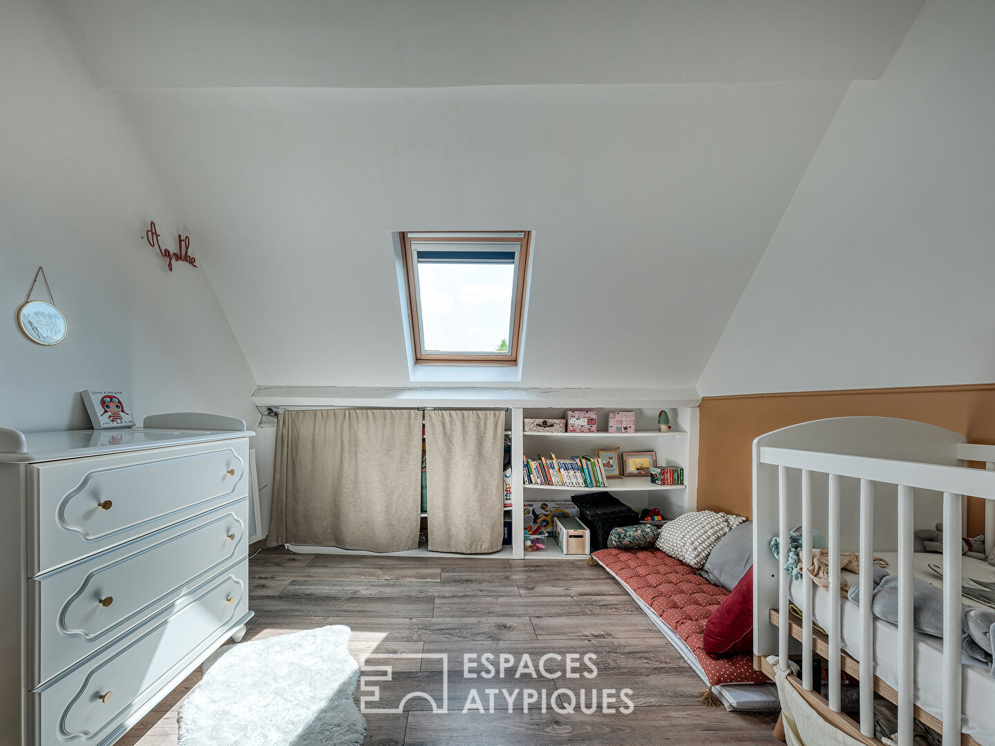 Maison de bourg cosy et sa chambre parentale avec terrasse