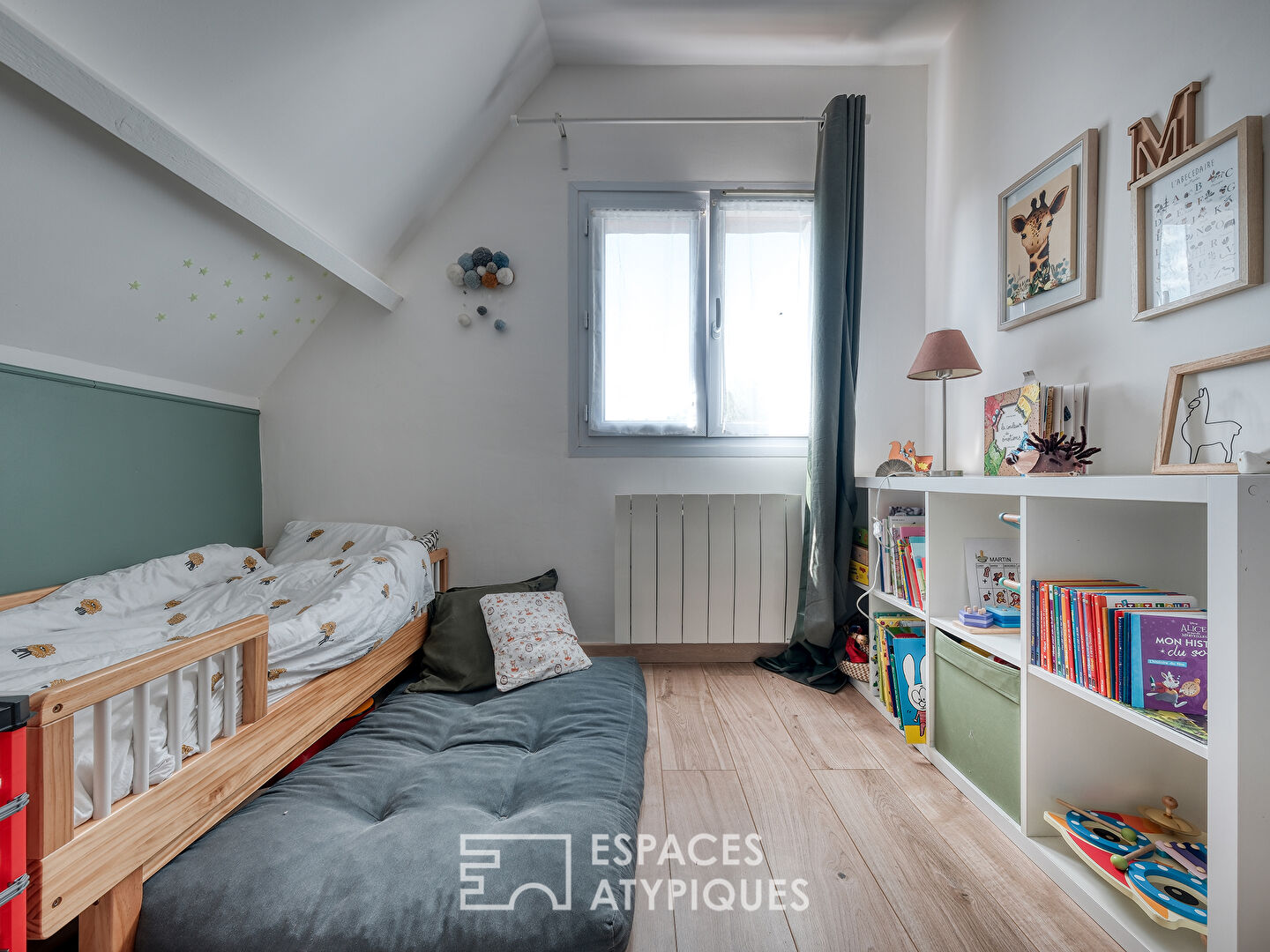 Maison de bourg cosy et sa chambre parentale avec terrasse