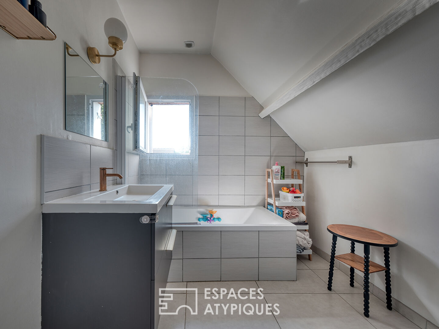 Maison de bourg cosy et sa chambre parentale avec terrasse