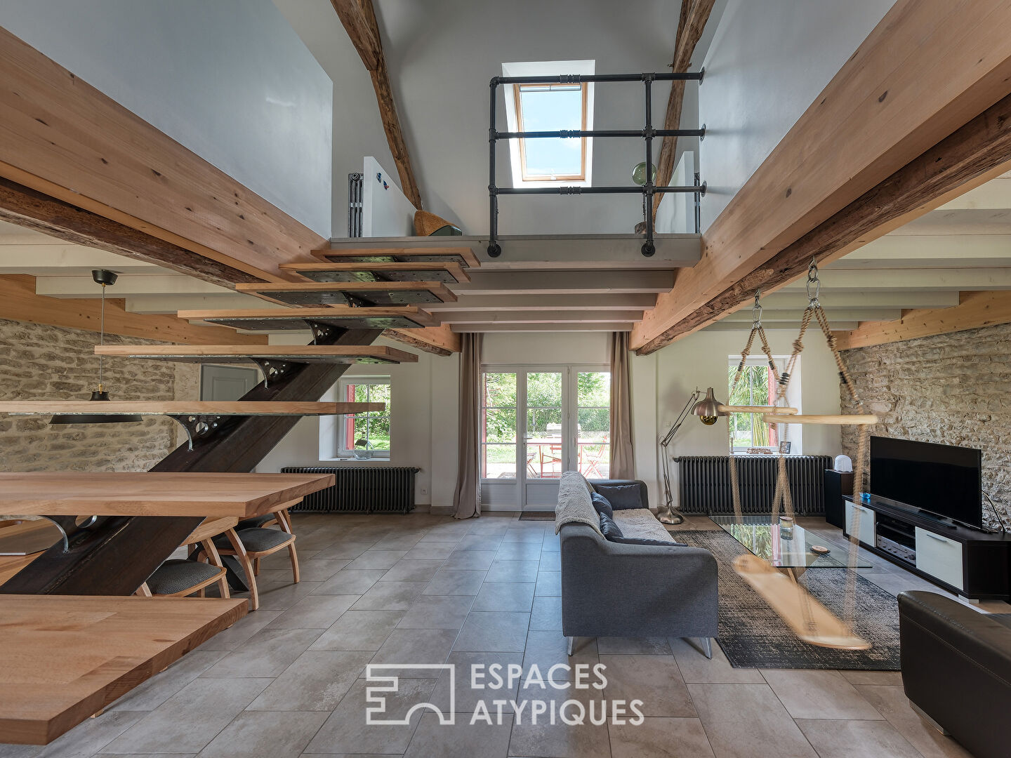 Bâtisse XVIIIème et début XXème entièrement rénovée par un architecte