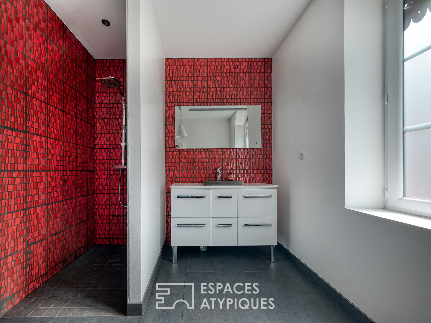 Bâtisse XVIIIème et début XXème entièrement rénovée par un architecte