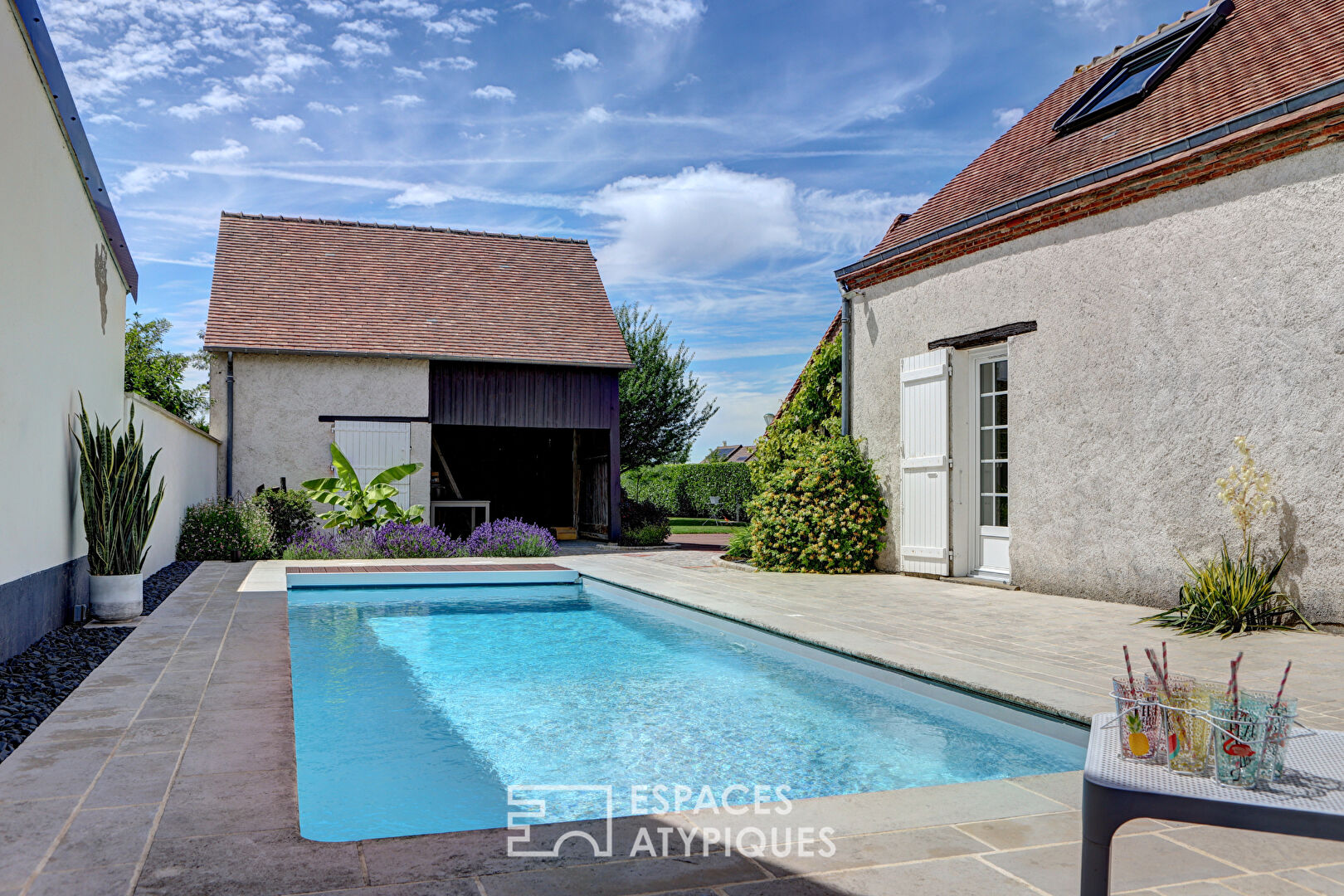 Longère au charme d’antan et sa piscine