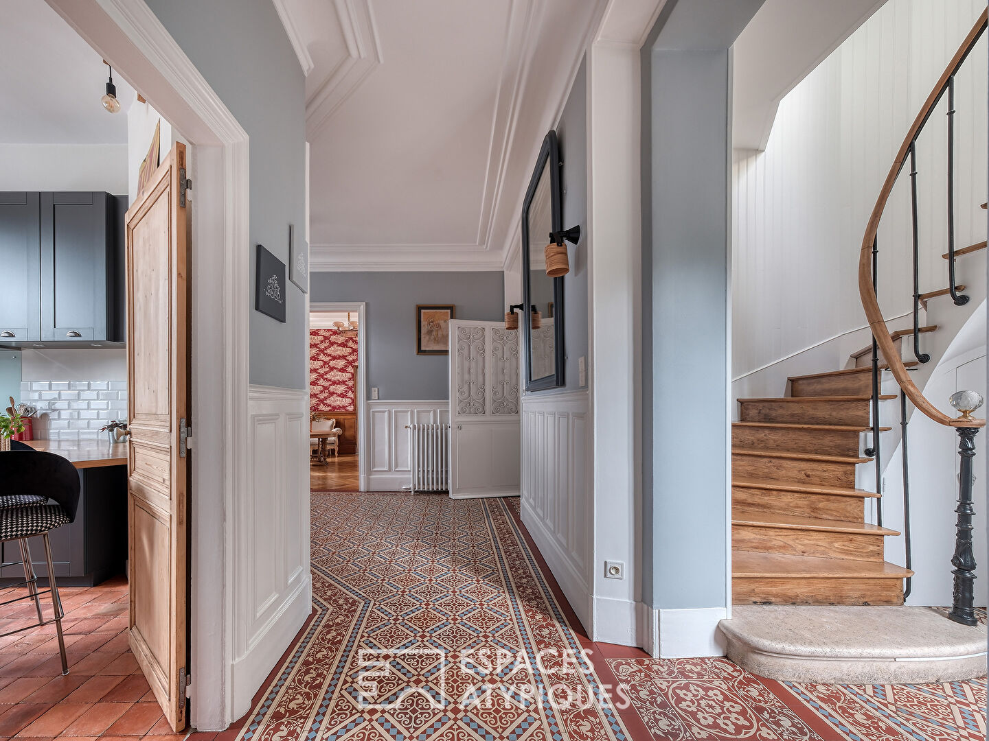Belle maison bourgeoise du 19ème et son élégant jardin paysagé
