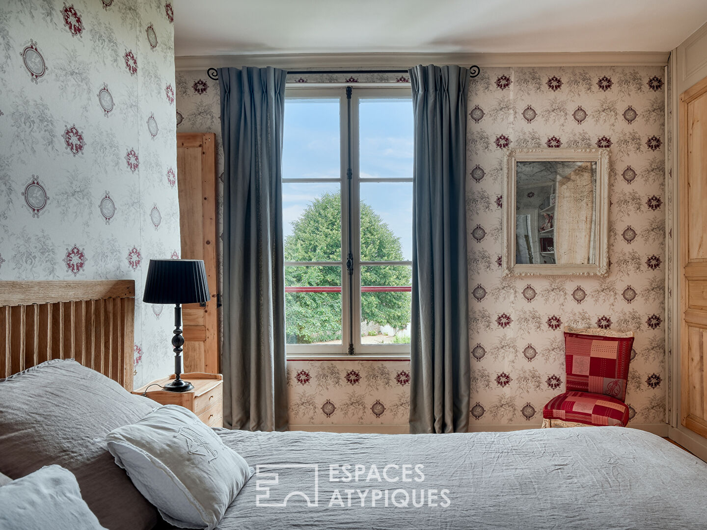 Belle maison bourgeoise du 19ème et son élégant jardin paysagé